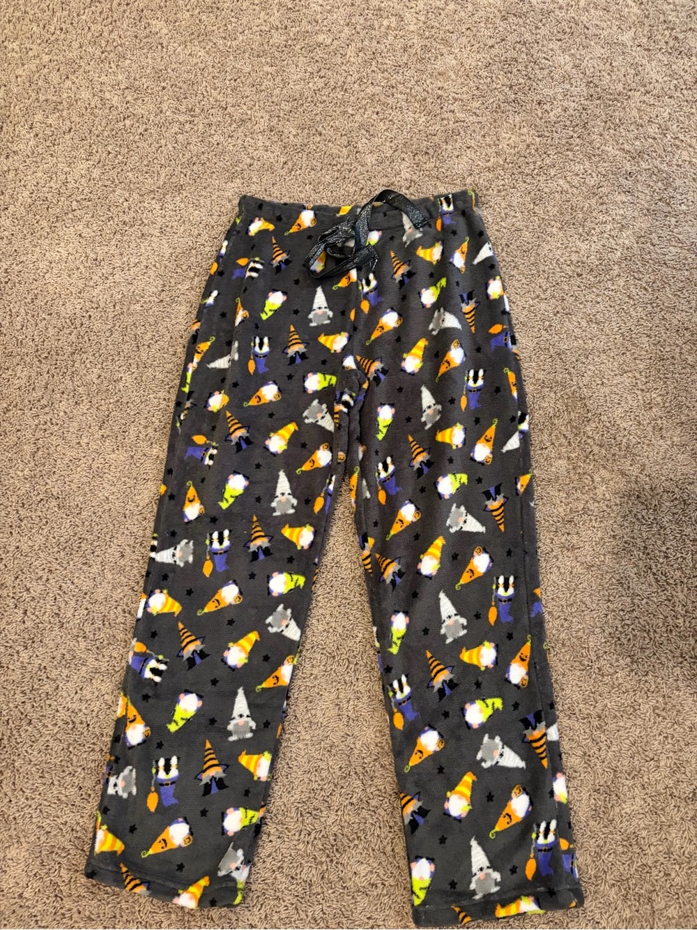 Cozy Dark Gray Gnome-Print Fleece Lounge Pants